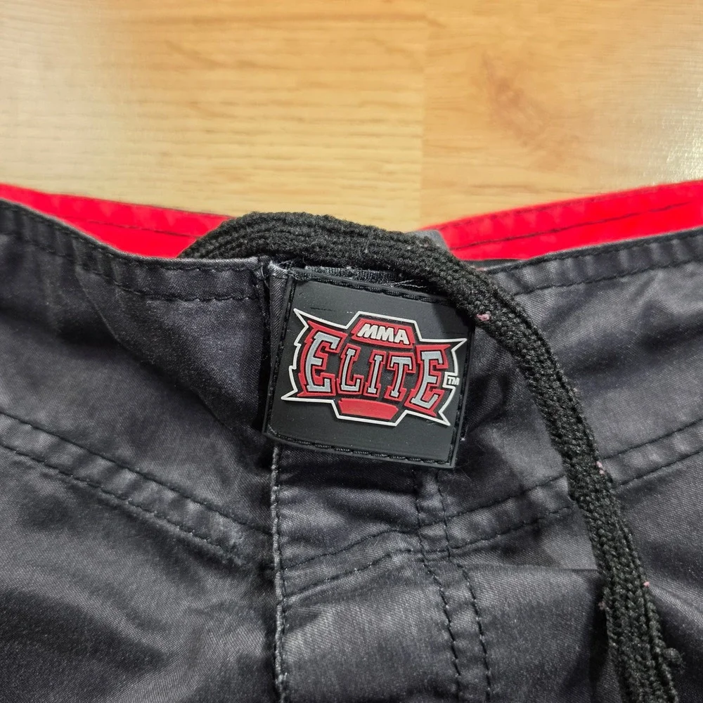 MMA Elite Board Shorts Mens Medium Black Red Combat Training Grappling Trunks